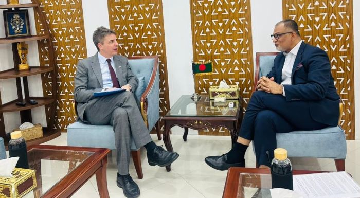 বাণিজ্য উপদেষ্টার সঙ্গে সুইডেনের রাষ্ট্রদূতের সৌজন্য সাক্ষাৎ